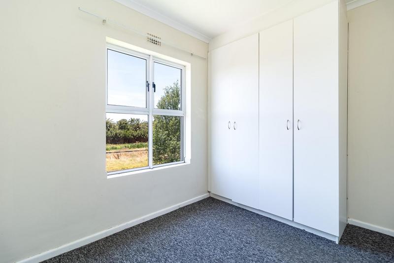 2 Bedroom Property for Sale in Buhrein Western Cape